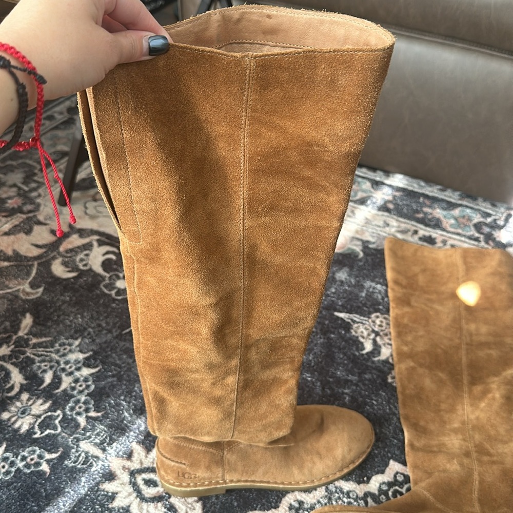 UGG - Picture 4 of 6